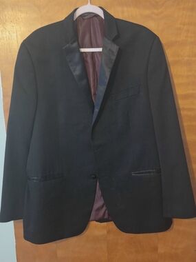 Madison Black Satin-Trim Tuxedo Jacket 44R